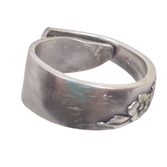 M.A.Rogers Oneida Floral Silver Ring - Picture 5 of 9